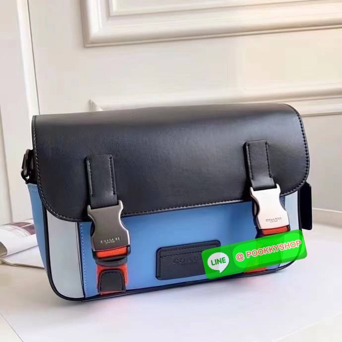 COACH TRACK CROSSBODY IN COLORBLOCK SIGNATURE CANVAS WITH COACH PATCH (C6657) 🛍🛍กระเป๋าสะพายทรงแมสเซ็นเจอร์ ทรงสวยรุ่นที่ต้องมีติดตัวคะหนุ่มๆ จุของได้เยอะมากแบ่งเป็นสัดเป็นส่วน วัสดุหนังแคนวาสสลับหนังแท้ กระเป๋ามีตัว ล็อค มีซิปด้านใน ด้านห