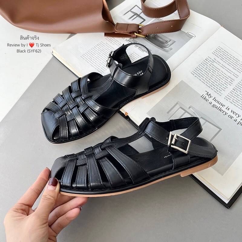 !! พร้อมส่งรองเท้ารัดส้นนำเข้าสวยเก๋ขายดีมากๆ !!! - หนังรุ่นนี้ใส่ดีมาก ใส่เดินสบาย - มีรูระบายอากาศ ใส่แล้วเท้าไม่อับ - สายสามารถปรับให้กระชับได้ - จับแมทกับชุดง่าย ใส่แล้วดูเกร๋ดูน่ารักมากๆ - ทางร้านถ่ายรูปจากสินค้าจริง *** ของจริงงานดีสวยเป๊ะมาก สวยเกิ