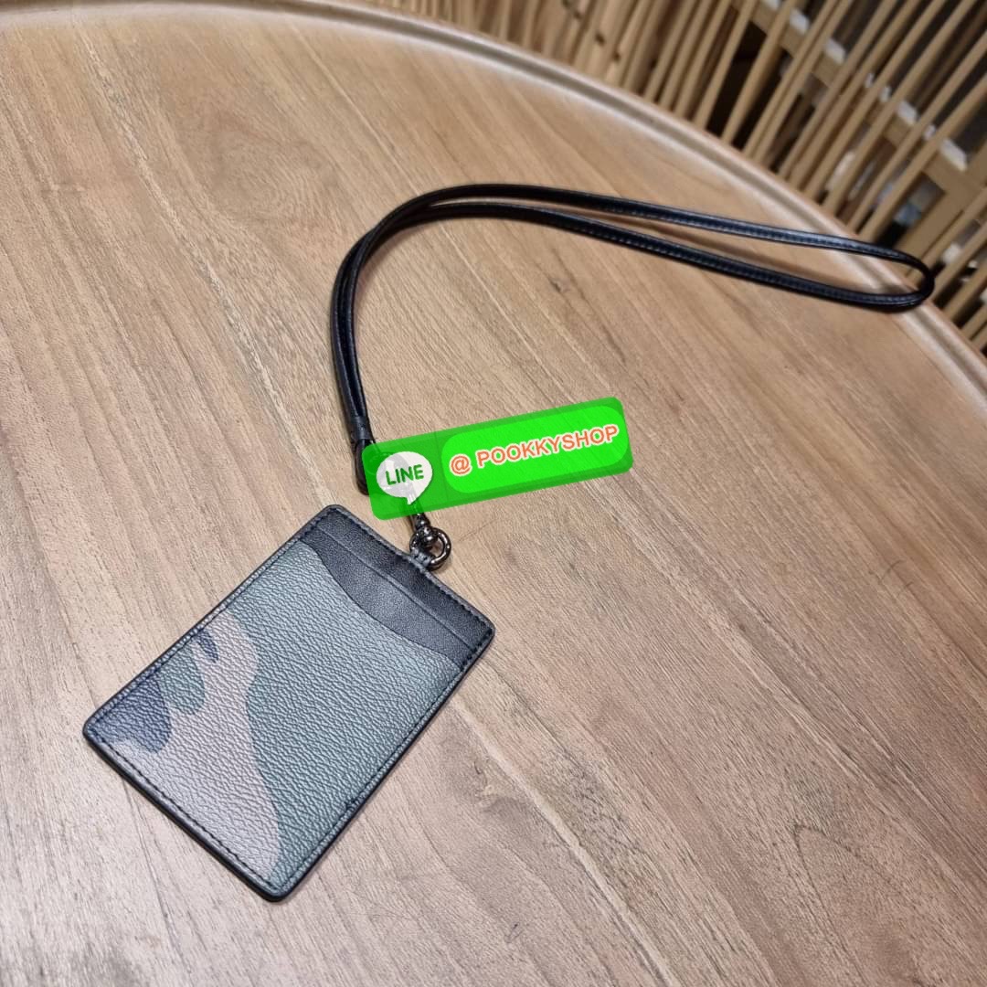 กระเป๋าใส่บัตรคล้องคอ Coach card holder ราคาพิเศษสุดๆ!!! ของหายาก!! ง่ายๆแบบไม่ธรรมดา!! คลาสสิคแต่มีดีเทลโดดเด่น!! กระเป๋าถนอมบัตร พร้อมสายคล้องคอ ดีไซน์ลวดลายสวย ดูดีทุกแบบ ใช้งานง่าย พกพาสะดวก จะใส่บัตรพนักงาน บัตรเครดิต บัตรปชช. ใบขับขี่ และบัตรอื่นๆที