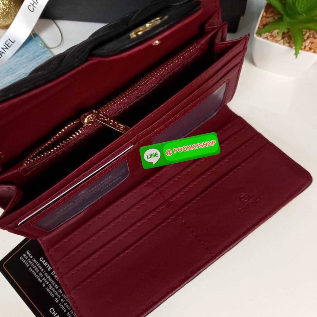 CHANEL ZIP LONG WALLET (CH366) VIP GIFT WITH PURCHASE (GWP) พรีเมี่ยมกิ้ฟ Limited Edition จาก CHANEL Duty Free **กระเป๋าสตางค์ใบยาว แบบพับ 3 ตอน ใช้งานแบบจุใจมาก ทรงสวย หรูหราอย่างมีระดับ ขนาดเหมาะมือ หยิบจับง่าย ภายในมีช่องใส่บัตร ธนบัตร และสามารถใส่เหรี