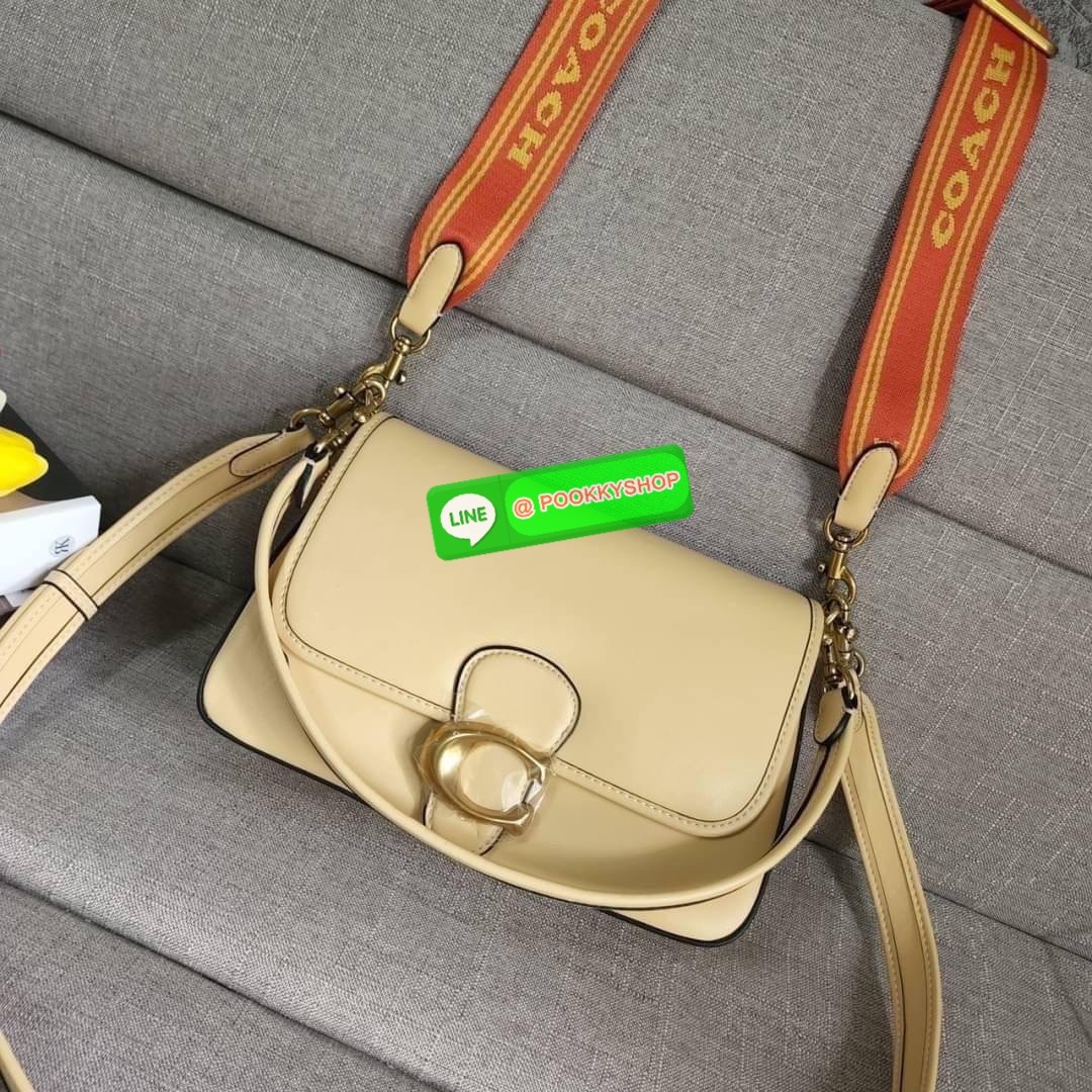 COACH SOFT TABBY SHOULDER BAG (COACH C9804) กระเป๋าข้างเรียบหรู ใบเดียวสะพายได้หลายสไตล์ มีสายสะพายให้ถึง 3 เส้น ปรับเปลี่ยนสไตล์ได้หลายลุควัสดุหนังแท้ทั้งใบ สัมผัสนิ่มมือ น้ำหนักเบา เปิดปิดแบบกระดุมแม่เหล็กเป็นอะไหล่โลโก้แบรนด์ตัวใหญ่ โดดเด่น ภายในกระเป๋