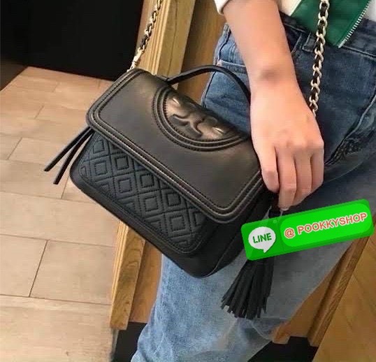 “🖤 Tory Burch Fleming Soft Mini Top Handle – หนังแท้นุ่ม ลาย Quilt หรูมีสไตล์ ถือก็สวย สะพายก็แพงในลุคเดียว ✨