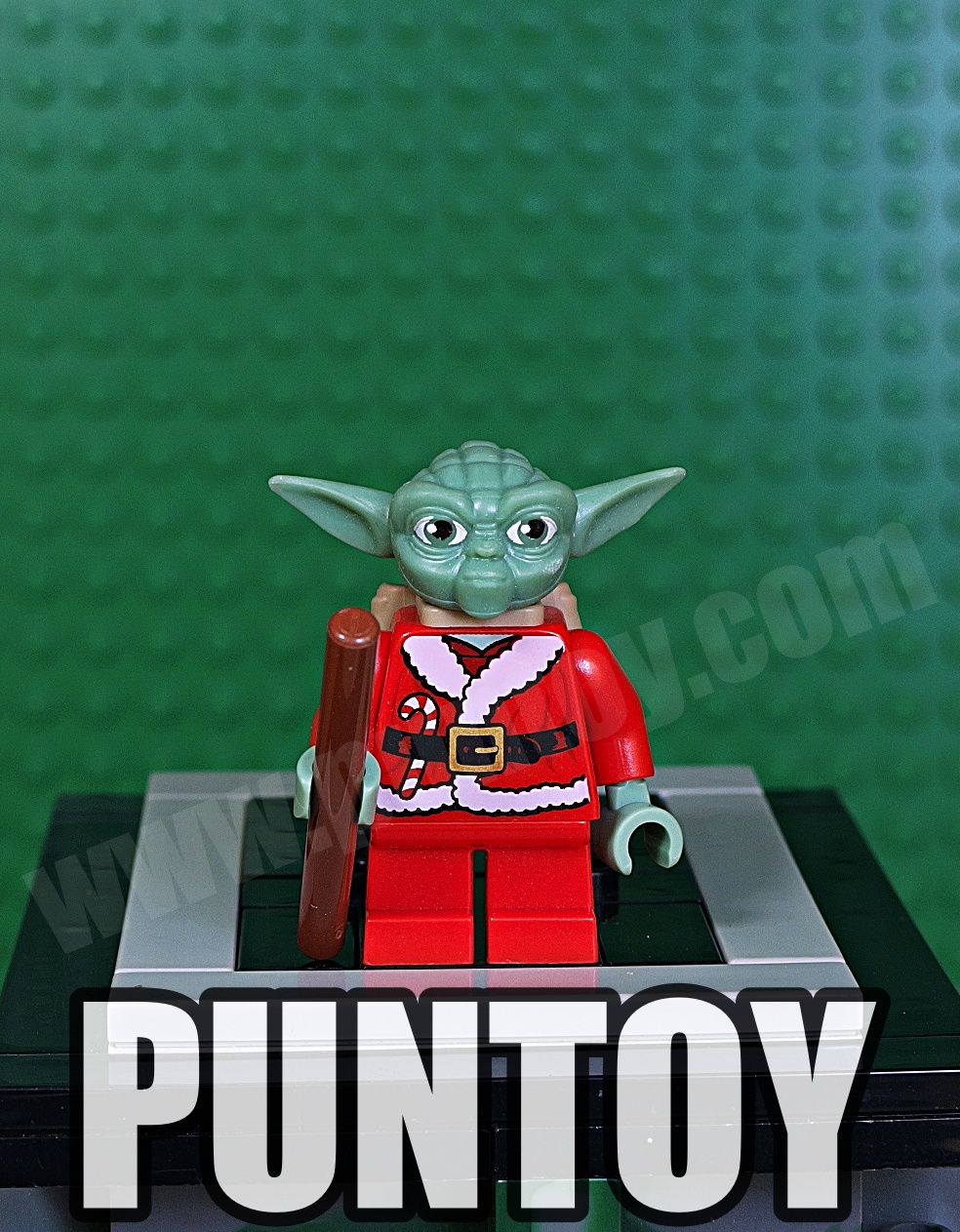 sw0358: Yoda with Backpack (Santa Yoda)