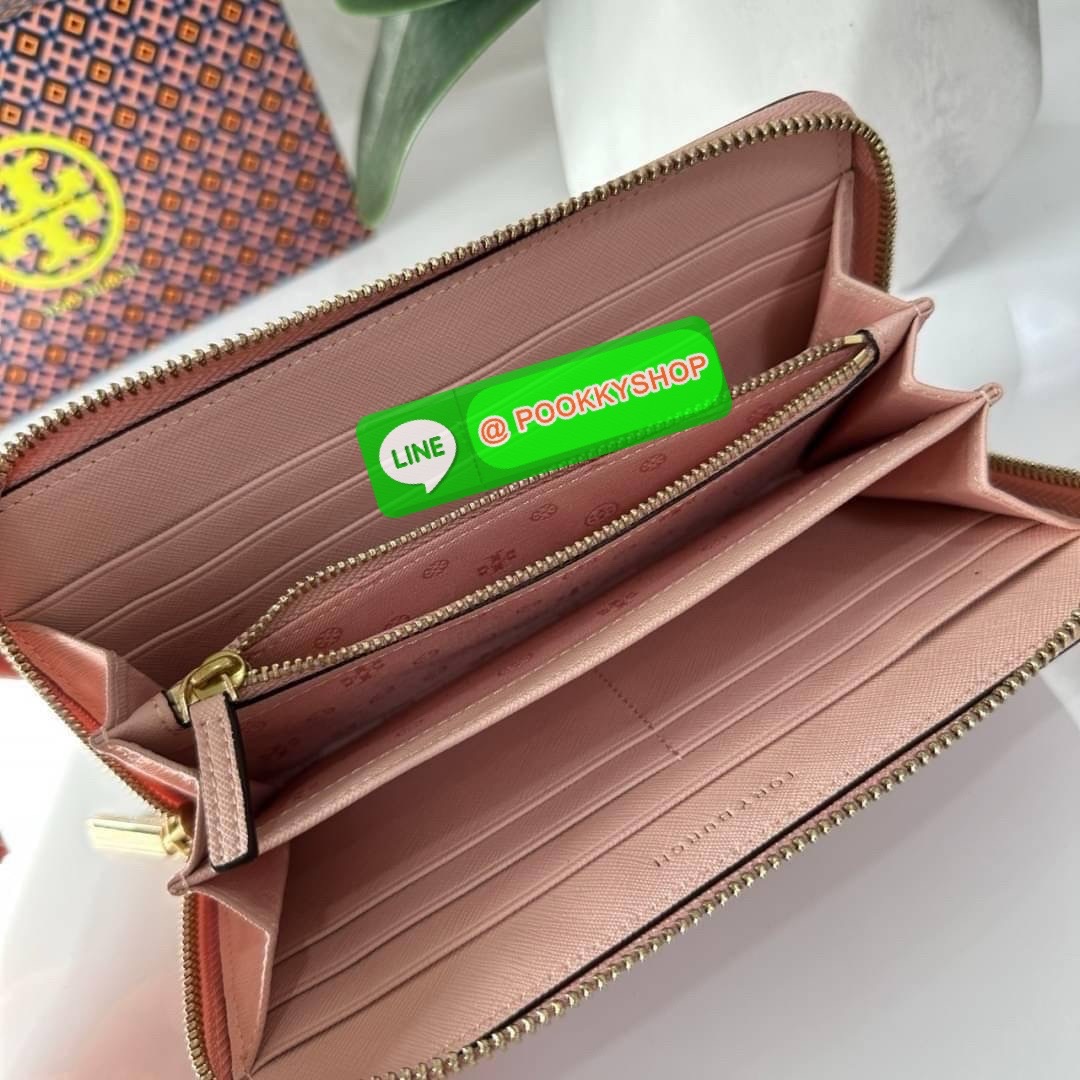 TORY BURCH ROBINSON MULTI GUSSET ZIP CONTINENTAL WALLET กระเป๋าสตางค์ใบยาว แบ่งสัดส่วนด้วยช่องซิปตรงกลางสำหรับใส่เหรียญ มีช่องใส่บัตร และใส่ธนบัตรได้ วัสดุหนังแท้ เปิด-ปิดกระเป๋าแบบซิปรูด ใส่โทรศัพท์มือถือได้ วันชิวๆพกกระเป๋าสตางค์ใบเดียวสะดวกมากค่ะ