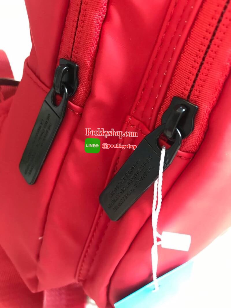 Adidas Expect Originals Bag กระเป๋าสะพายคาดอก ขนาดกลาง วัสดุหนังpu หนังนิ่ม กันน้ำได้ ด้านหน้าสกรีนโลโก้แบรนด์ มีช่องซิปใหญ่ใช้งานได้2ช่อง ภายในมีช่องแยกใส่มินิไอแพค หรือกระเป๋าสตางค์ทรงยาว สายสะพายปรับความยาวได้ฟรีไซส์ ใช้ได้ทั้งผู้หญิงและผู้ชายเท่ๆเลยคร