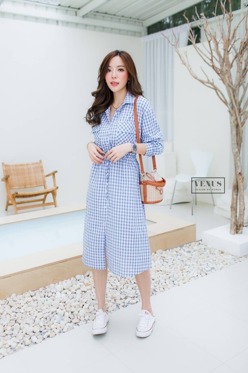 Restock ♥️♥️♥️♥️ I'm Lady By Venus MaxiDress Plaid แม๊กซี่เดรสแต่งกระดุมหน้าเรียงพิมพ์ลายสก๊อต แต่งกระเป๋าด้านหน้า ช่วงเอวแต่งรูดตามขนาด น่ารักมากๆคะ แม๊ทกับรองเท้าผ้าใบก็สวยคะ
