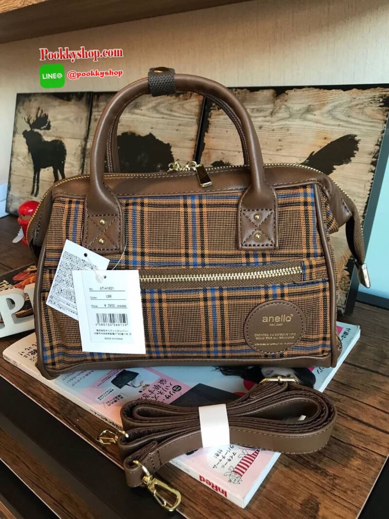Anello check pattern mini 2 way Boston คอลเลคชั่นใหม่ล่าสุด!!ของรุ่น2way mini boston วัสดุผ้าแคนวาส ลายสก็อต และขอบบนล่างและด้านหลัง ลายสก็อตต้อนรับปลายปีที่ดูมีสีสันชวนหลงใหล รูปแบบและดีไซน์ยังคงใช้งานได้ดีเหมือนเดิม ราคาสุดคุ้มโดนใจห้ามพลาดนะคร้า!!