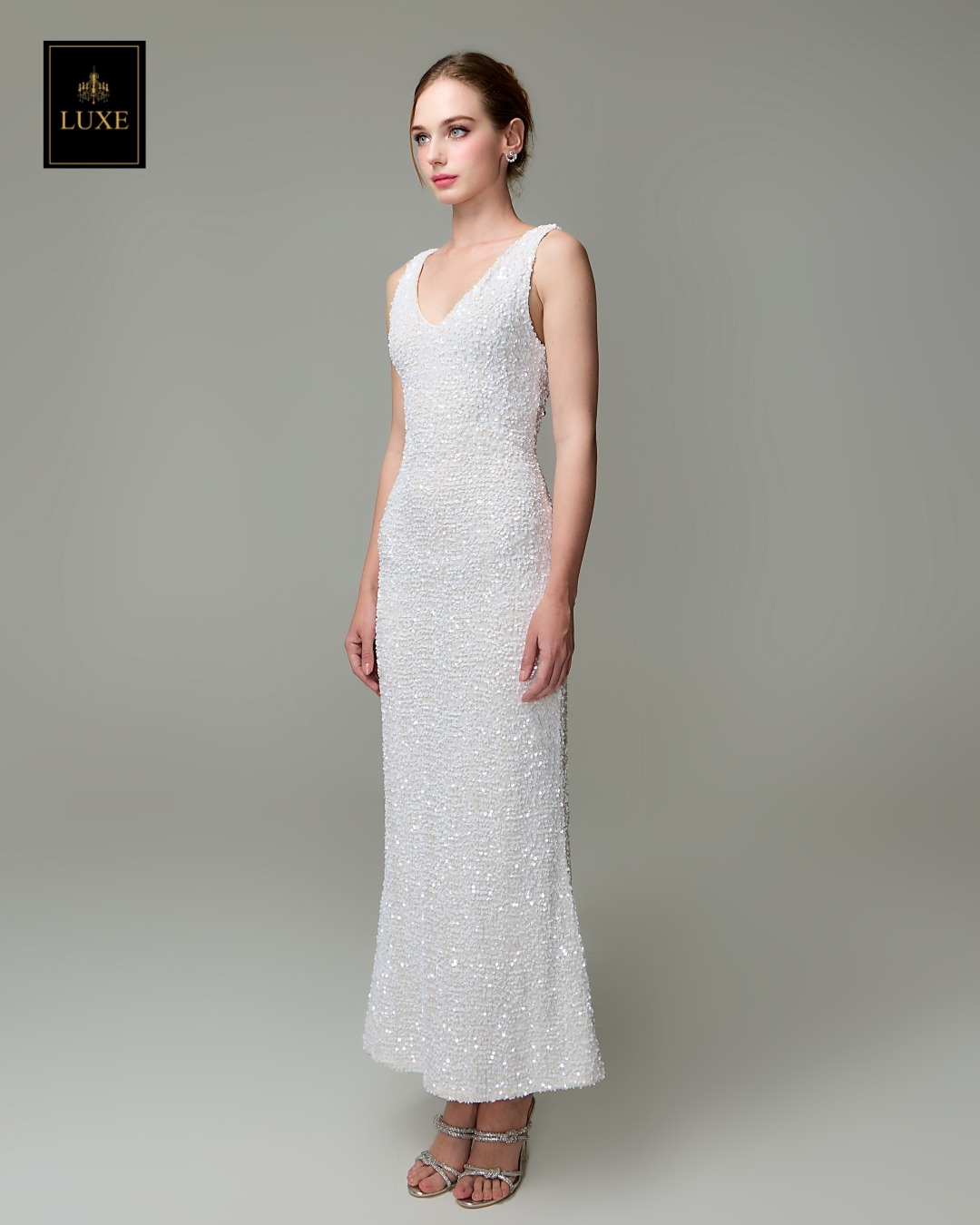 เดรสแฟชั่น เดรสเสื้อคอวีแขนกุด ทรงเข้ารูป