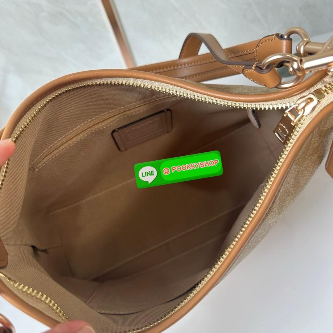 Coach Laurel Shoulder Bag Black CR148 🔖กระเป๋าสะพายข้าง/ไหล่ ทรง hobo สวยทันสมัยไม่มีเอาท์ 🔖วัสดุ : pebble leather 🔖เปิด - ปิด แบบซิปบน ภายในช่องโล่งกว้าง มีช่องรับแยกสองช่องมีซิปหนึ่งช่อง จุของได้เยอะ