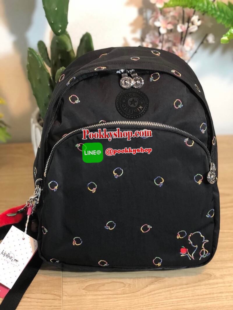 Kipling Disney's Backpack collection สุดน่ารักจากแบรนด์ kipling ขนาดกำลังน่ารักพอเหมาะสำหรับใส่ของระหว่างวัน และช่องจัดเก็บอีกหลากหลายรูปแบบ ดีไซน์สวยนับเป็นอีกหนึ่งกระเป๋าเป้ที่พร้อมให้คุณได้สะพายออกไปข้างนอกได้ทุกวันอย่างมั่นใจ เพราะแมทช์เข้ากับทุก