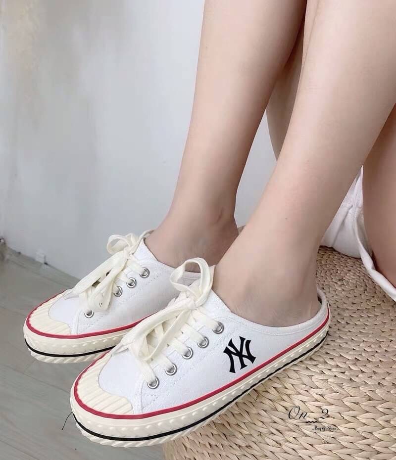 พร้อมส่ง รองเท้าผ้าใบเปิดส้น MLB playball origin mule new york yankees logo NY ส้นสูง 4cm.สวยเท่ห์ เป๊ะปังมาก มา 2 สี พร้อมกล่องแบรนด์