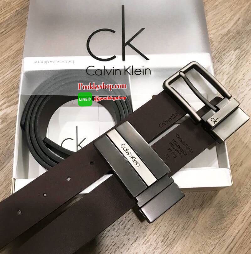 ห้ามพลาด! Best Gift Ideas For Men สุดคุ้ม!ซื้อ1ได้ถึง2! CALVIN KLEIN REAL LEATHER BELT VALUE PACK Limited Edition เซทเข็มขัดหนังวัวแท้ในชุด Gift Box มีหัวเข็มขัดให้เลือกใช้2แบบคุณภาพดี สายเข็มขัดสามารถใช้ได้ทั้งสีดำและสีน้ำตาลเหมือนมี2เส้น2หัวสลับใช้ได้ไม