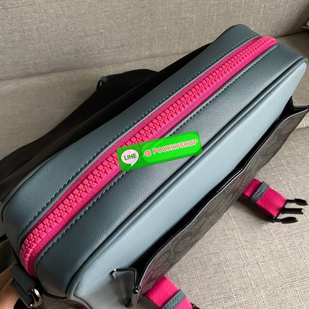 COACH TRACK CROSSBODY IN COLORBLOCK SIGNATURE CANVAS WITH COACH PATCH (C6657) 🛍🛍กระเป๋าสะพายทรงแมสเซ็นเจอร์ ทรงสวยรุ่นที่ต้องมีติดตัวคะหนุ่มๆ จุของได้เยอะมากแบ่งเป็นสัดเป็นส่วน วัสดุหนังแคนวาสสลับหนังแท้ กระเป๋ามีตัว ล็อค มีซิปด้านใน ด้านห