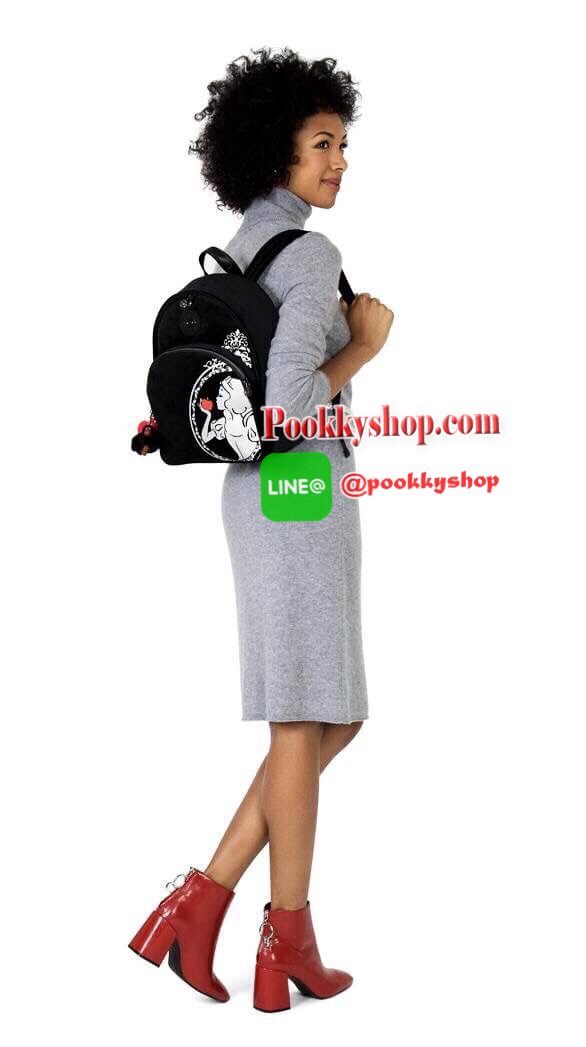 Don’t Miss! Kipling Disney’s Snow White Paola Satin Backpack กระเป๋าสะพายเป้รุ่นหายาก Limited Edition วัสดุ Velvet+Polyester 100% กำมะหยี่สีดำด้านหน้าลายสโนว์ไวท์ลิขสิทธิ์แท้จาก Disney น้ำหนักเบา เปิดปิดด้วยซิปสะดวกใช้หัวซิปแบรนด์สวยดูดี มีช่องซิปด้านหน้า
