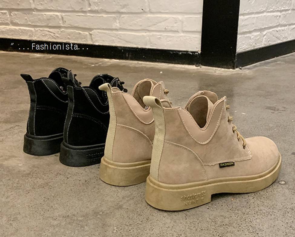 แบบมาใหม่ งานสวยเว่อร์ๆ !! รองเท้าบู้ททรงสั้นหุ้มข้อ พื้นหนา 3 c.m. วัสดุหนังสักกะหราดเนื้อหนาขึ้นทรง ดีไซน์ผ่าข้างเก๋ๆ ใส่นุ่มสบายเดินไม่เมื่อยจ้า งานจริงสวยมากกกไม่จกตา รูปถ่ายจากสินค้าขายจริง 100% สาวกบู้ทใครไม่สั่งคู่นี้พลาดมาก!!