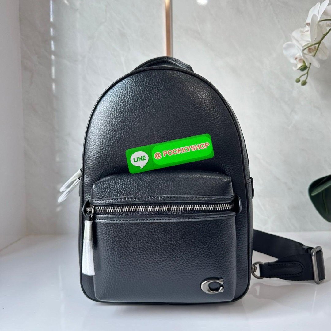 COACH CHARTER PACK LEATHER (CP162) 🔖กระเป๋าคาดอก/คาดหลัง ขนาดกำลังดีน่ารัก 🔖วัสดุ: หนังแท้ทั้งใบคะ 🔖เปิด-ปิดแบบซิป ภายในโล่ง มีช่องย่อย1 ช่อง ช่องซิปด้านหน้า1ช่อง 🔖สายสะพายสามารถปรับระดับได้