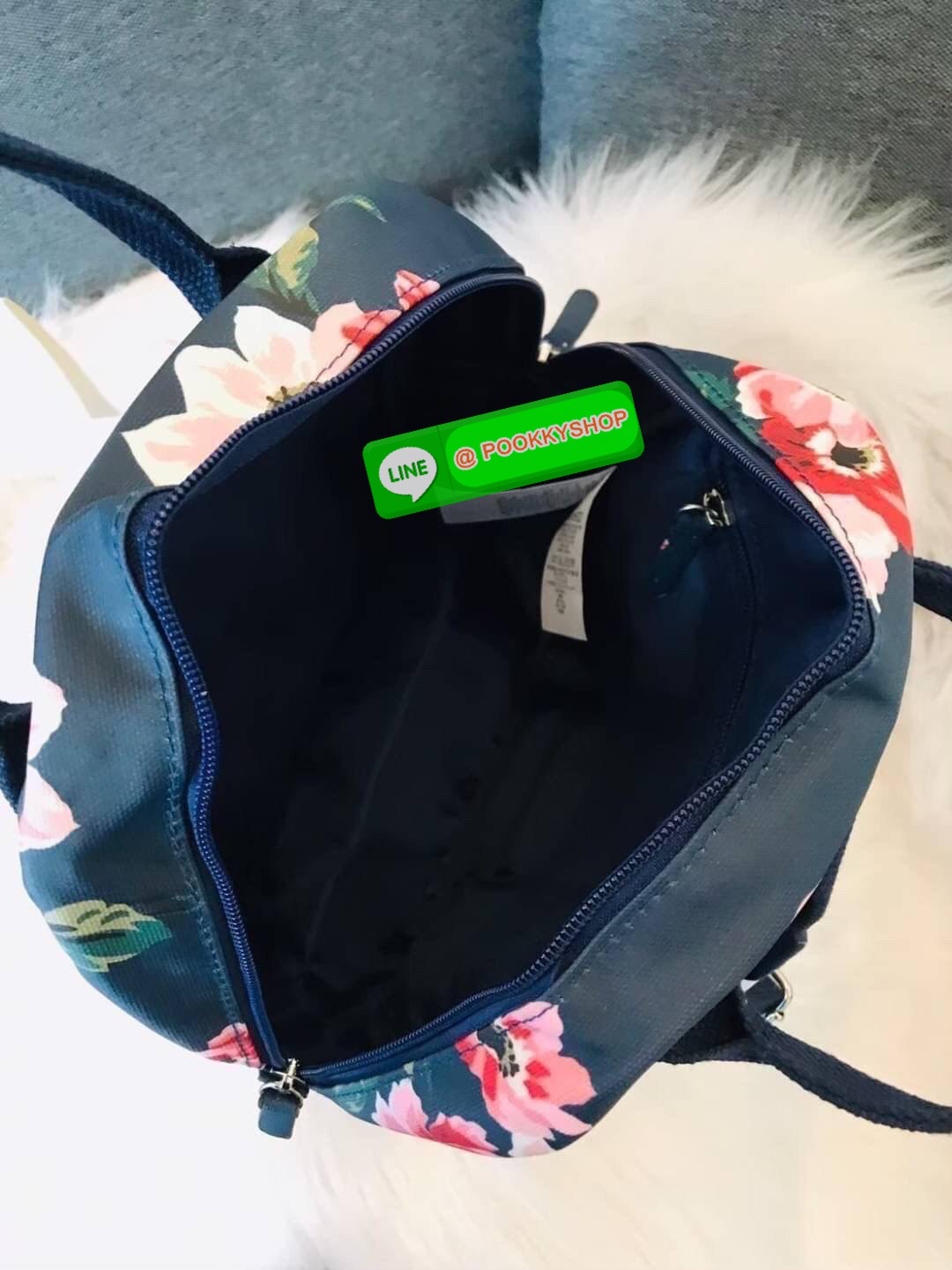 Best Seller !! Cath Kidston Multi Strap Backpack กระเป๋าสะพายเป้รุ่นมินิ แบรนด์ดังสไตล์วินเทจสุดฮิต วัสดุ Canvas เคลือบกันน้ำสามารถเช็ดทำความสะอาดได้ เปิดปิดด้วยซิปสะดวกใช้ ด้านหน้าประดับโลโก้แบรนด์ พร้อมช่องซิปด้านนอกใส่กระเป๋าสตางค์ มือถือได้ ด้านในมีช่