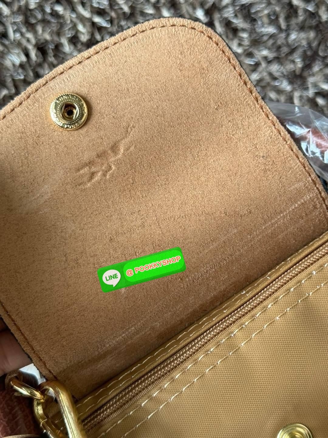 LONGCHAMP LE PLIAGE ORIGINAL S HANDBAG Crossbody Bag กระเป๋าสะพายไหล่ รุ่น Original มีเอกลักษณ์อันโดดเด่นของรุ่นไอคอนนิคของ Longchamp อย่าง Le Pliage (เลอ ปลิยาจ) โดย Longchamp ได้รับแรงบันดาลใจจากศิลปะการพับกระดาษแบบ Origami (โอริกามิ) ในการสรรค์สร้างกระ