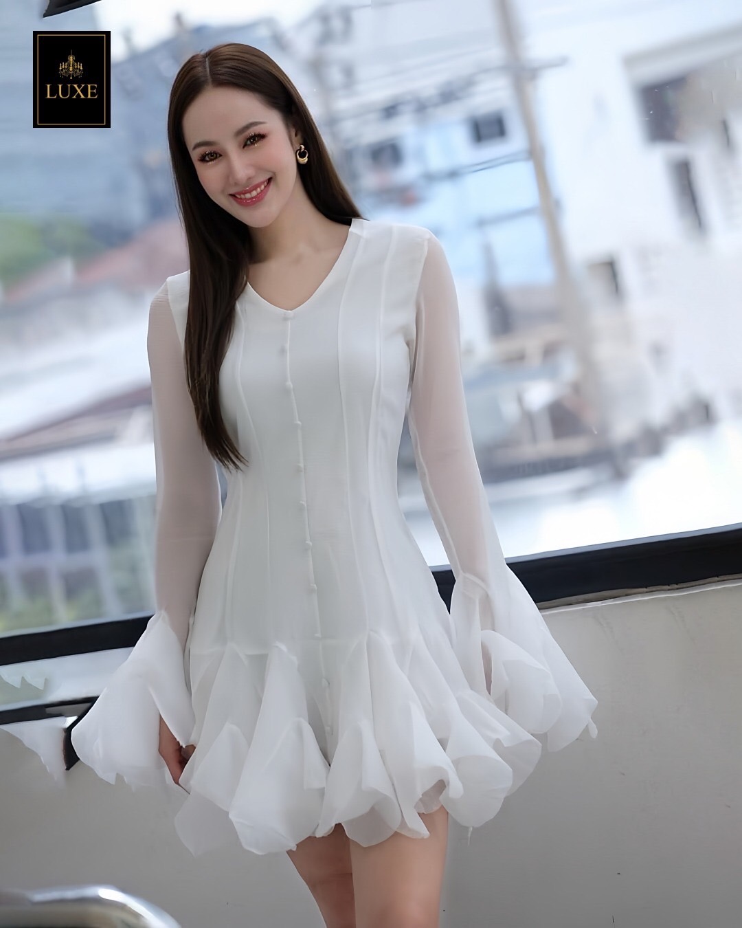 เดรสแฟชั่น เดรสกระโปรงสั้น เสื้อคอวีแขนยาว ตีเกล็ดเข้ารูป