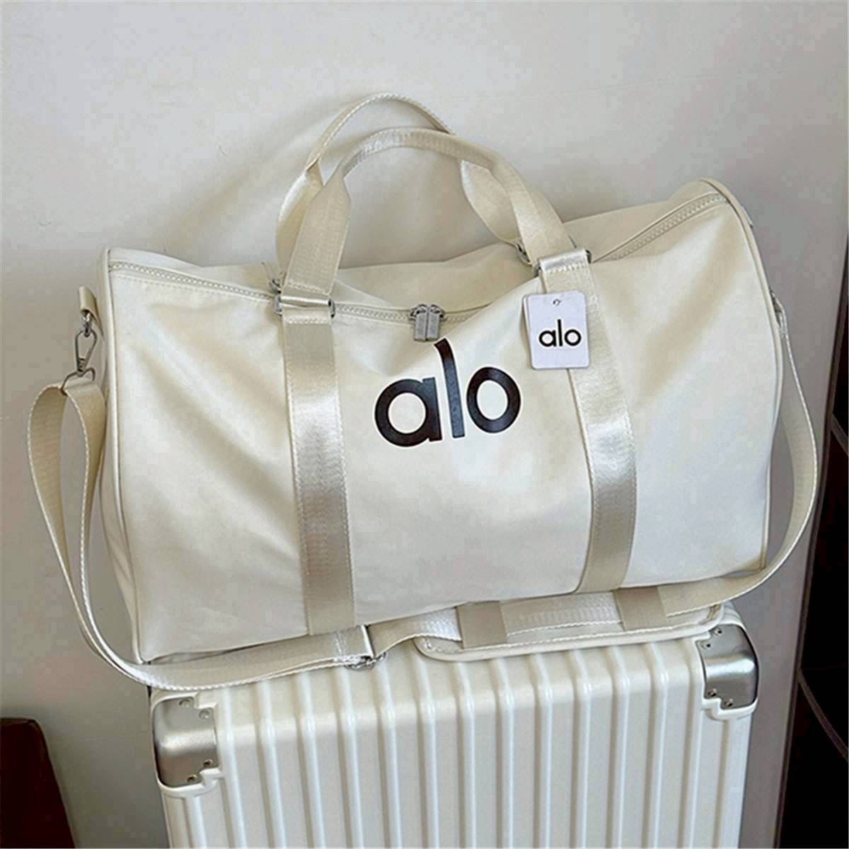 กระเป๋าเดินทางใหญ่ 𝗮𝗹𝗼 ในจีนรีวิวดีมาก งานตรงปก เนื้อผ้าดี ใบใหญ่จุใจ สะพายไปเที่ยว ออกทริป