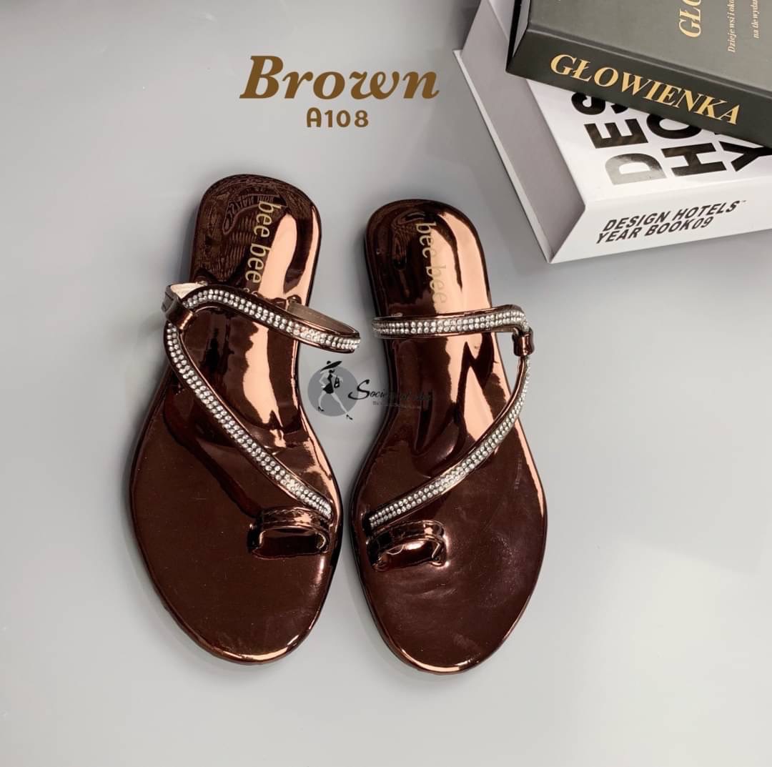 สวยจึ้ง ราคาน่าคบอีกแล้วแม๊!!!! ❤️ เด่นทุกสี สวยดูแพง แซงงานแบรนด์ หนังกระจกประดับเพขรขับผิว ใส่ออกมาโดดเด่น งานดีมากกกแม่! สวยเกินราคาเกินปุยมุ้ยยยย😍