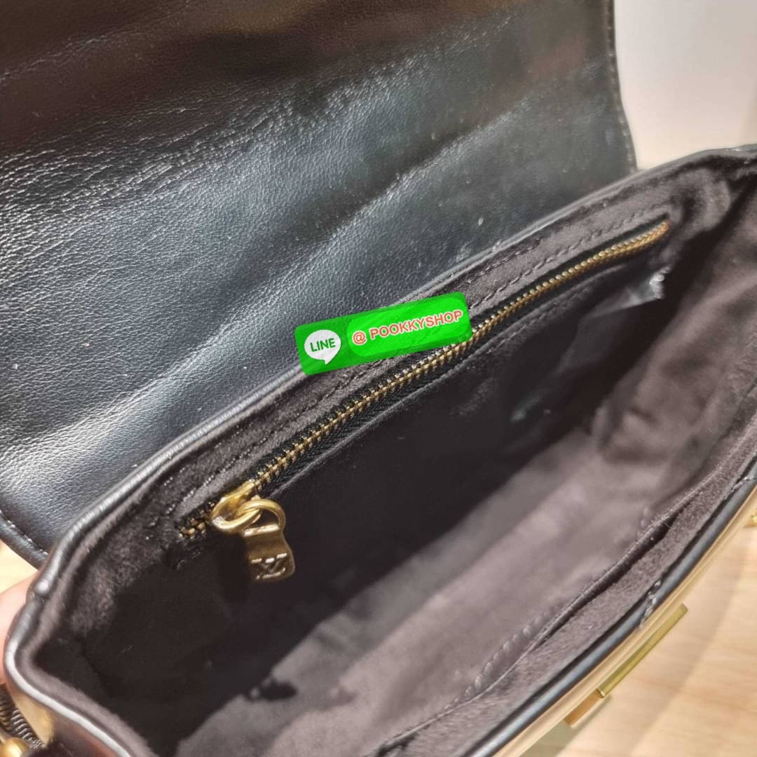 🔆 Model LV new wave pochette multi bag 🔆 Details กระเป๋าสะพายมัลติฟังก์ชั่น พรีเมี่ยมกิ๊ฟสุดหรู คุ้มจาก dutyfree มาพร้อม box set รับรองว่าดีงาม ลูกเล่นคลาสสิคผสานความวินเทจ มีสายสะพายให้ 2 เส้น และกระเป๋าใบลูก เล็กน่ารัก ภายในเป็นช่องโล่ง