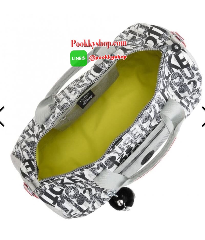 Kipling Disney's 90 Years Of Mickey Mouse Duffel Bag (TAGALONG) กระเป๋าถือใบใหญ่ ด้านหน้าและด้านข้างมีช่องซิปใส่ของจุกจิก เปิดปิดด้วยซิปเดียวด้านบน ใบใหญ่ ใส่เสื้อผ้าออกทริป เล่นกีฬาได้หลายชุด มาพร้อมสายสะพาย ใบเดียวทั้งเที่ยว ทั้งเล่นกีฬา ห้ามพลาดนะ