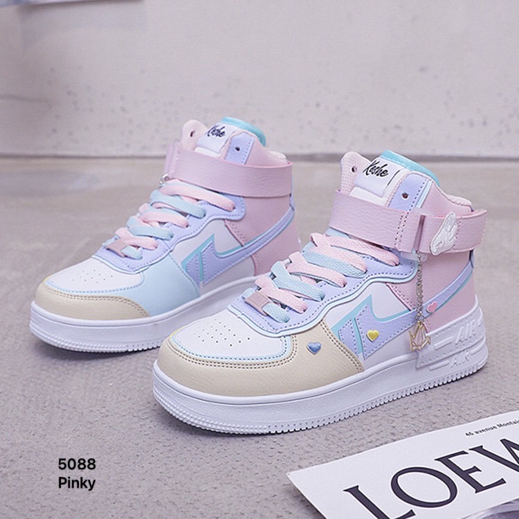 พร้อมส่ง ผ้าใบหุ้มข้อ ผลิตจาก pu ทำความสะอาดง่าย งานน่ารักมาก แต่งโลโก้แบรนด์ดัง มีอุปกรณ์ตกแต่งน่ารัก สีพาสเทลหวานๆ ใส่สบาย จะใส่วิ่งออกกำลังกาย หรือใส่เที่ยว ใส่เล่นเก๋ๆ ก็สวยถูกใจ