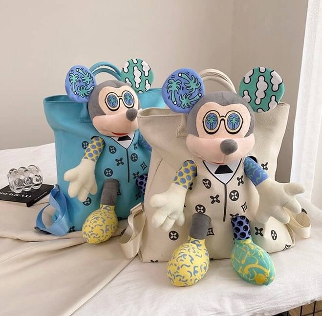 พร้อมส่ง เป้ตุ๊กตาใบใหญ่ สวยมาก น่ารักสุดๆ ไม่มีใครเหมือน และไม่เหมือนใคร สะพายเก๋ๆ งานคุณภาพสูง เนื้อผ้าหนา ตุ๊กตาแน่น ไปไหนก็เด่น ใครๆก็ต้องสะดุดมอง