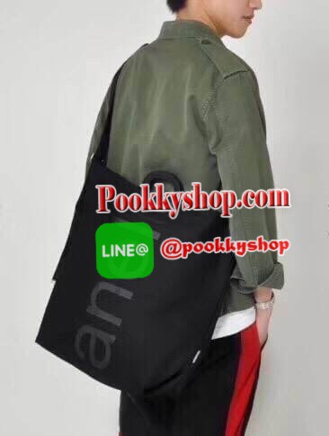 New Arrival!! Anello Cotton Canvas 2WAY Tote Bag คอลเลคชั่นล่าสุด สวยเก๋กับลูกเล่นของโลโก้แบรนด์ที่มีตัวOอักษรสุดท้ายเป็นหูจับ สีลโก้ดูโดดเด่น วัสดุผ้าคอตตอนแคนวาส เปิดปิดด้วยกระดุมแม่เหล็ก ภายในกว้างและลึก มี1ช่องซิปเก็บของสำคัญ สายสะพายปรับความยาวได้ฟรี