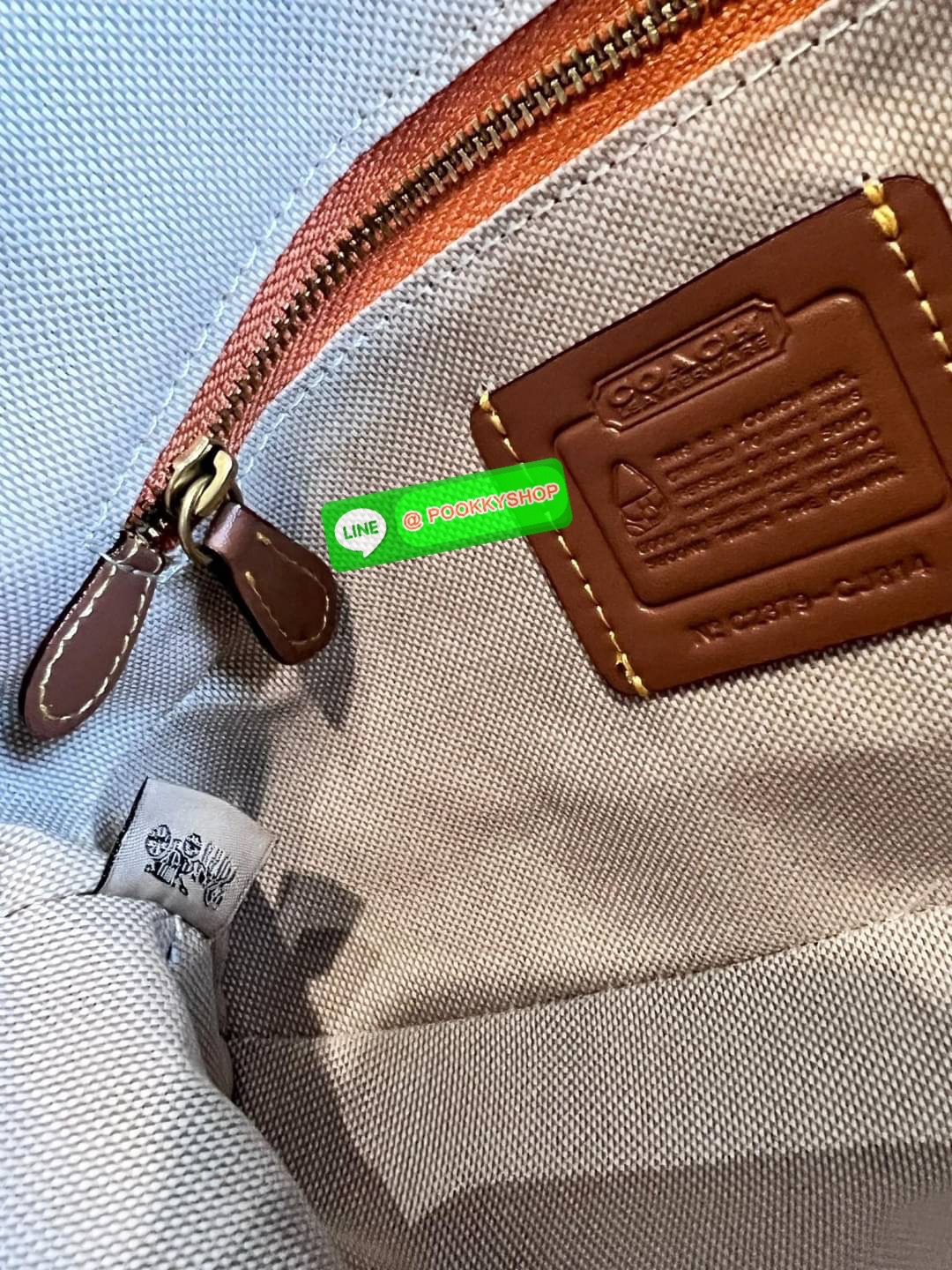 🌟NEW ARRIVAL! วินเทจสุดๆ ใช้กี่ครั้งก็ไม่เบื่อ สวยมากๆค่ะ COACH THE SOHO FLAP LIMITED RE-EDITION!! 💌พร้อมส่ง มาค่าห้ามพลาดคลาสสิค แมทได้กับทุกชุด! 📌รุ่นนี้ต้องมีป้ายแบรนด์Limitedห้อยมาด้วยนะคะ วัสดุJacquard +หนังแท้สวยงาม เปิด-ปิดก