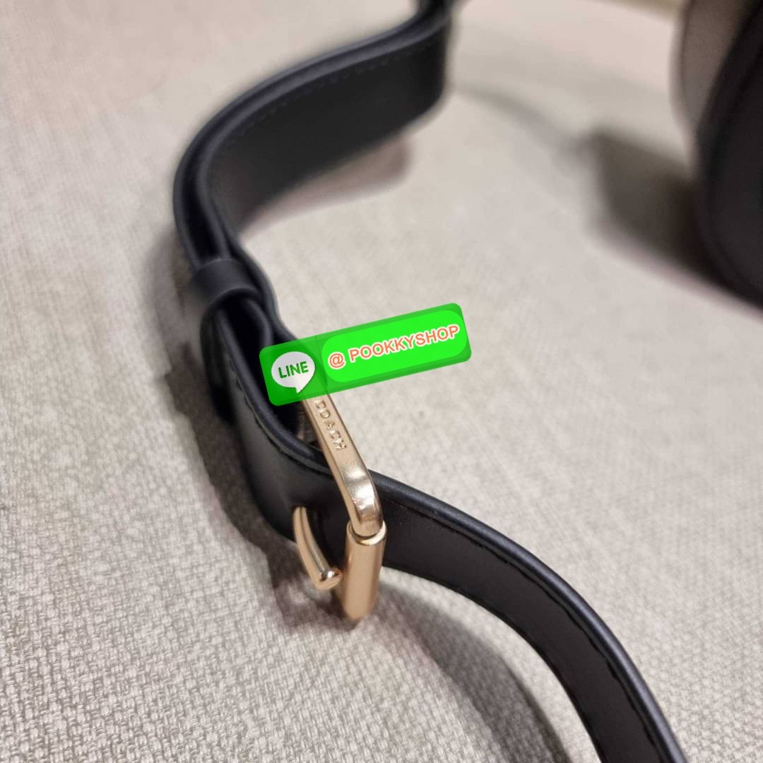 COACH C3593 GEORGIE SADDLE BAG IN COLORBLOCK SIGNATURE CANVAS WITH RIVETS ยกระดับความหรูให้กับตัวเองกันหน่อย ด้วยกระเป๋ารุ่นนี้!! ครอสบอดี้ที่ดีไซน์หรู อัพเลเวล ในราคาที่จับต้องได้ วัสดุหนังแคนวาสเคลือบสลับหนังเรียบ พิเศษไปอีกตกแต่งขอบด้วยหมุด เพิ่มดีเทลก