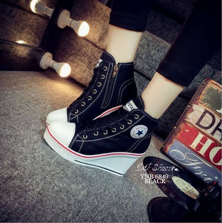 แบบใหม่พร้อมส่ง รองเท้าผ้าใบหุ้มข้อนำเข้าเสริมส้น Style Converse วัสดุผ้าแคนวาส ส้นPU มีซิปด้านข้างใส่ง่าย ทรงสวยฮิตขนาดนี้ รีบจองกันนะคะสาวๆ