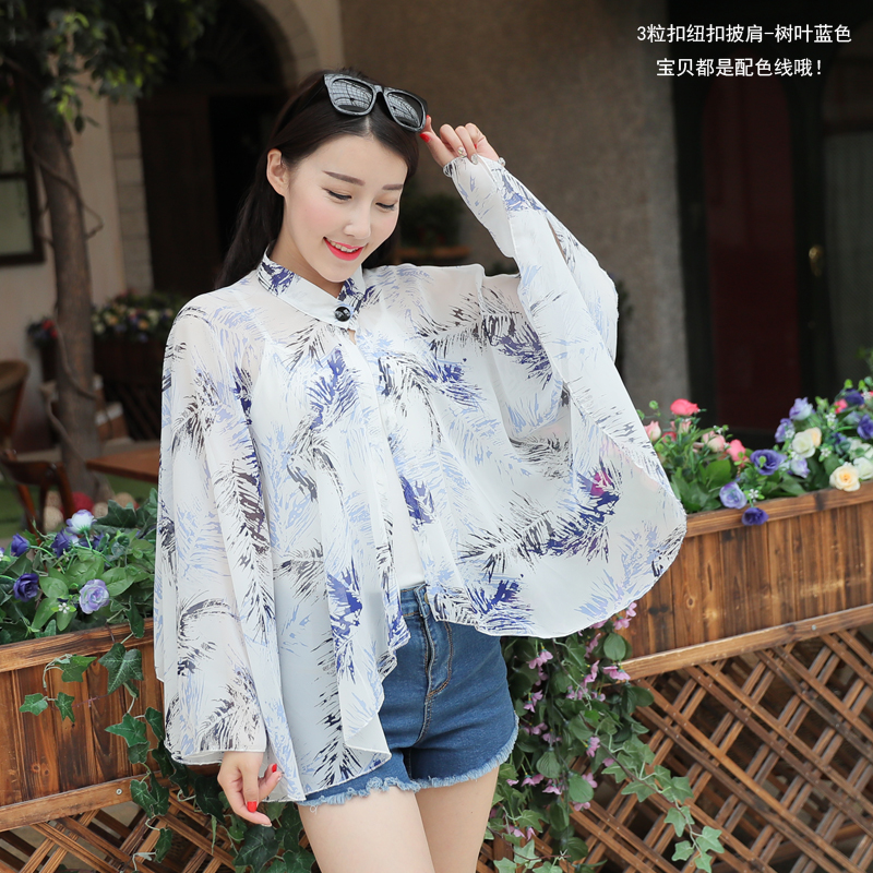 เสื้อคลุมไหล่ /ผ้าพันคอ ผ้าชีฟอง มีกระดุมคอ ลายใบไม้สีฟ้าน้ำเงิน