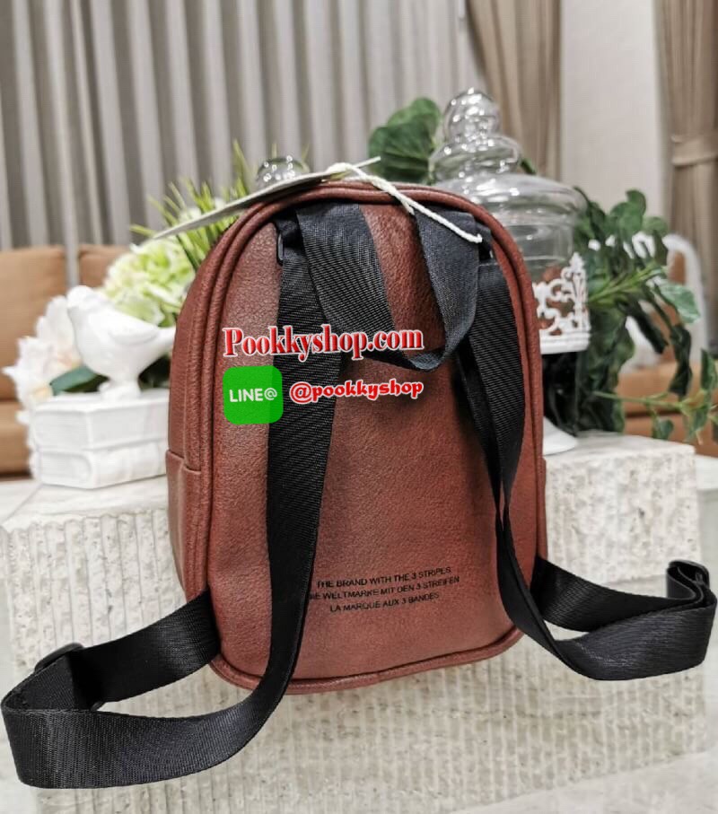 Don’t Miss! NEW ARRIVAL! ADIDAS MINI BACKPACK กระเป๋าเป้สไตล์ Sport ขนาดมินิ กำลังน่ารัก น้ำหนักเบา หนังสวยอยู่ทรงด้านหน้ามีโล้โก้และช่องซิป เปิดปิดด้วยซิปสะดวกใช้ หัวซิปแบรนด์ ภายในมีโลโก้และช่องใส่ของ มีหูจับถนัดมือ สายสะพายเลื่อนปรับระดับได้ ไอเท็มใหม่