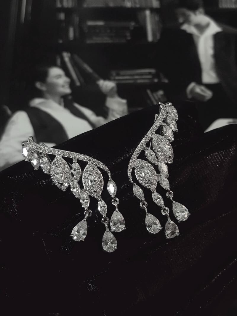 New Arrival !!!! ต่างหูเพชร CZ แท้ งานน่ารักมากๆ ค่ะ ของจริงสวยมากๆๆๆนะคะ มุกสวย เพชรเยอะ ดีไซส์เก๋ไม่มีใครเหมือน เล่นไฟระยับ แม่ค้า confirm ค่ะ ดีไซส์หวานๆเก๋ๆ ใส่ออกมาน่ารักม๊วกๆๆๆจ้าา สวยที่สุด เพชรสวยวิ้งทุกเม็ดไร้ที่ติด