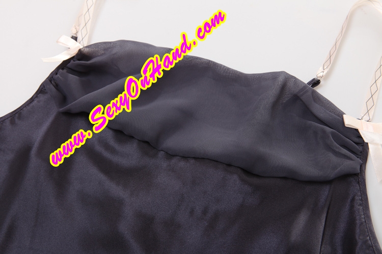 ชุดนอน สายเดี่ยว ผ้าไหม เกรดpremium สินค้าส่งนอก สีเทาเนื้อมัน หรู คอถ่วง แต่งสายและชายลูกไม้ เนื้อผ้ามันลื่น เย็น สวมใส่สบาย(Size L:Asia/ Size M:Europe)