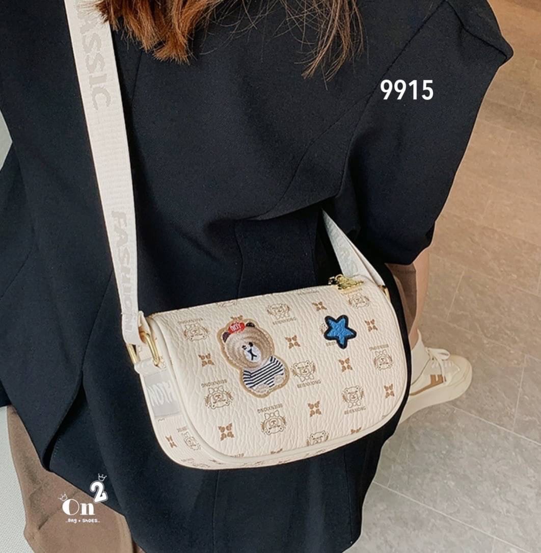 NEW-IN🤎🤎ใบนี้น่ารักมากค่ะ งานสไตล์แบรนด์ งานซิปสุดฮิต งานคุณภาพเช่นเคย มาพร้อมสายยาวครอสบอดี้ พกใบเดียวจบแนะนำเลยค่า✨