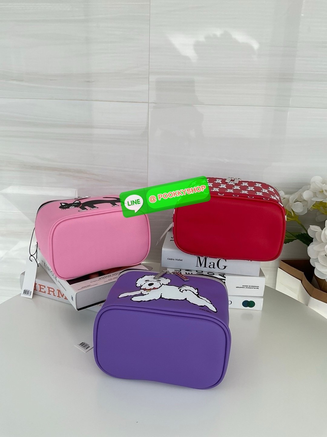 🚚 พร้อมส่ง 🚚 Marc Tetro Large Make Up Tote /Travel สินค้าแบรนด์แท้100% พร้อมแท็ก!! แบรนด์ดังจากอเมริกา รุ่นขายดีในประเทศญี่ปุ่น กระเป๋าเครื่องสําอาง แบบมือถือ ลาย แมว / สุนัข มีให้เลือก 3 ลาย วัสดุหนัง pvc หนังเทียม น้ำหนักเบา ปิด/เปิด ด้ว