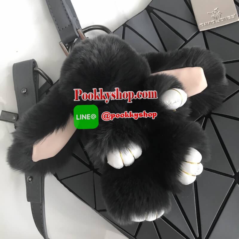 2 สีเข้าใหม่ Coffee brown และ Metal grey Tone สี earth tone สุด classic ที่ แมทช์กับชุดง่ายมาก แถมยังลาย Limited edition หายาก ปรับทรงได้ 2 แบบ น่ารักมาก ค่า กระเป๋า จากแบรนด์ David Jones กระเป๋าสะพายข้างดีไซน์เกร๋มาก สีสวยหรูมาก ขนาดกำลังดีเลย น้ำหนักเบา