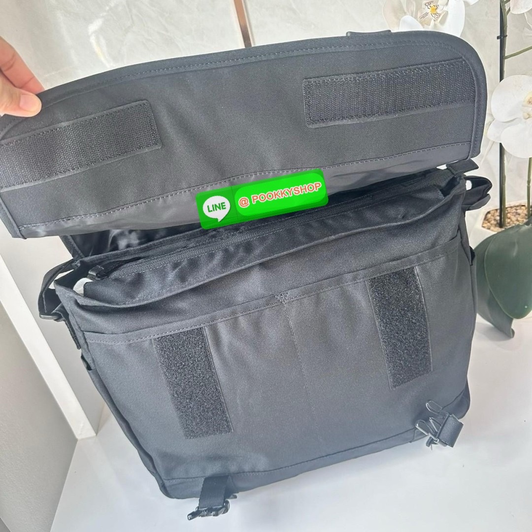 he North Face SUPER MESSENGER BAG L NN2PQ00J BLACK UNISEX 🔖กระเป๋าสะพายข้างมัลติฟังก์ชั่น! ทันสมัยและใช้งานได้หลากหลาย Item ที่ต้องมีเมื่อออกไปข้างนอก! ใช้งานได้จริงและมีสไตล์อเมริกันเทห์สุดๆ สามารถใช้ได้ทั้งผู้หญิงผู้ชาย สะพายไปทำงานไปเรียน เที่ย