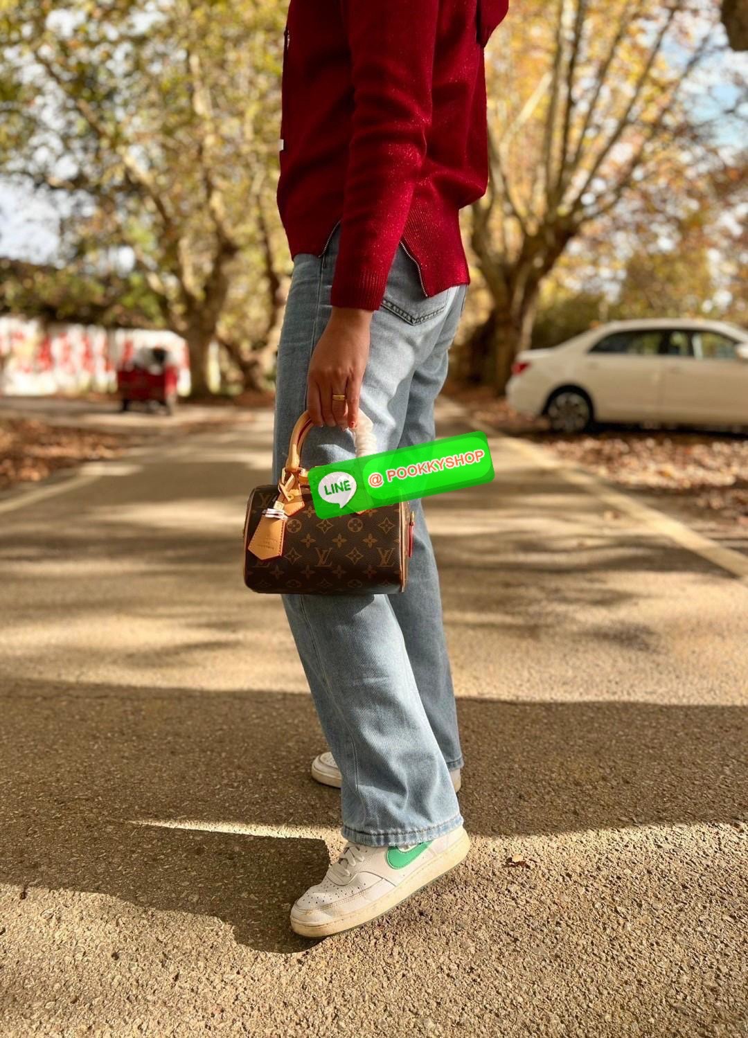 จำนวนจำกัด ไม่ทันราคานี้คือพลาดมากๆค่าสาวๆ ได้รุ่นนี้ไปไม่ผิดหวังค่าสาวๆ น้องมาพร้อมAccessories brand จัดเต็มในใบสวยมากๆ! #หมดรอบนี้ไม่เจ้าแล้วจ้าา LOUIS VUITTON SPEEDY 20 WITH CHARM (Limited Edition vip duty free ตปท.) 🔖พร้อมส่ง! ใบน้องขนาดกลาง ห