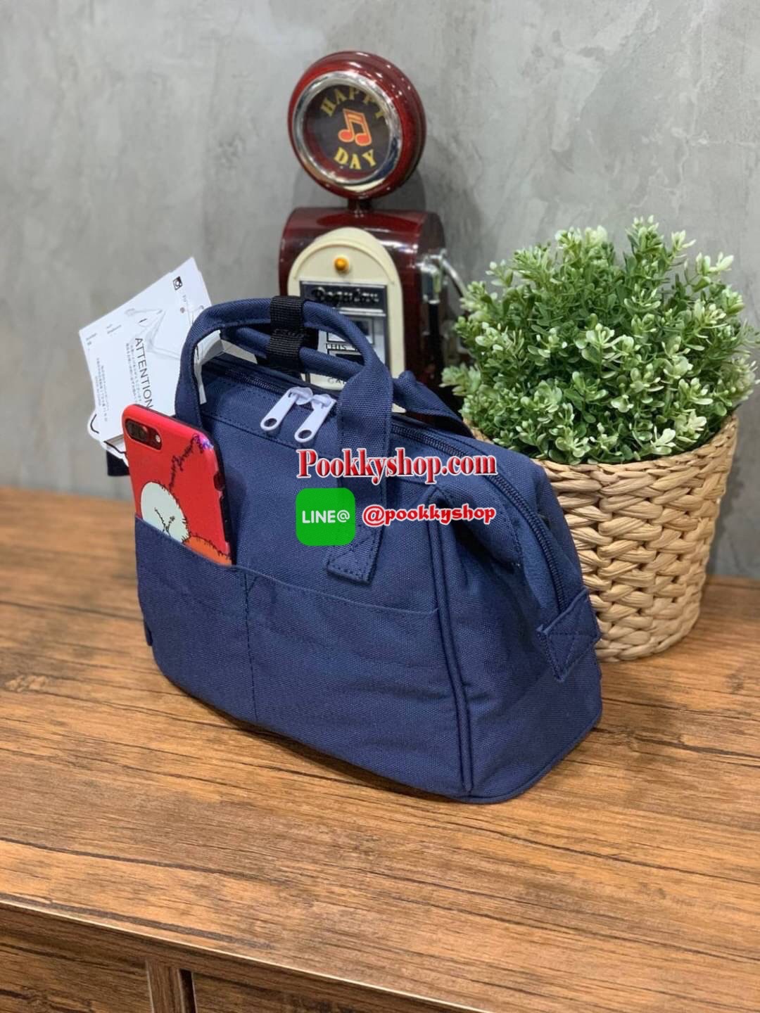 Anello X Peanuts 2 ways Boston regular size(Os-S044) ได้ Collaboration หรือเป็นการร่วมงานกับตัวการ์ตูนสุดคลาสสิคอย่าง Peanuts มานำเสนอโดยเอาคาแลคเตอร์ ในการใช้ชีวิตประจำวัน ที่เหมาะสม มาวางบนตัวกระเป๋า กระเป๋า anello (อเนลโล่) กระเป๋าเป้แบรนด์ของญี่ปุ่น ท