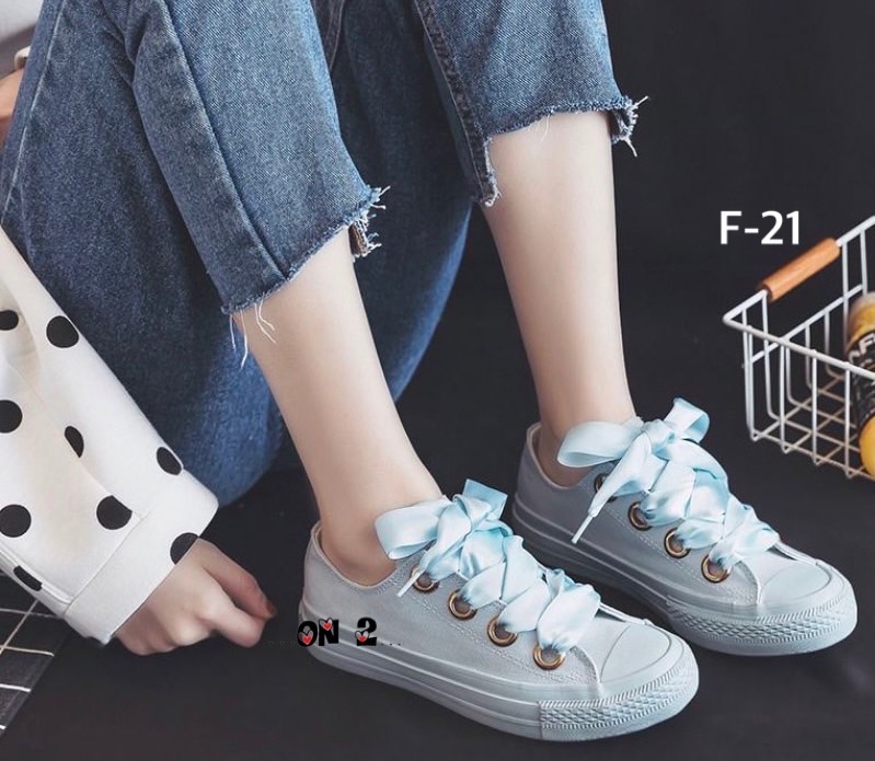 รองเท้าผ้าใบสีพาสเทลหวานงานสไตล์แบรนด์ สายริบบินผูกโบ งานน่ารักเกาหลีมากกก มี 3 สี