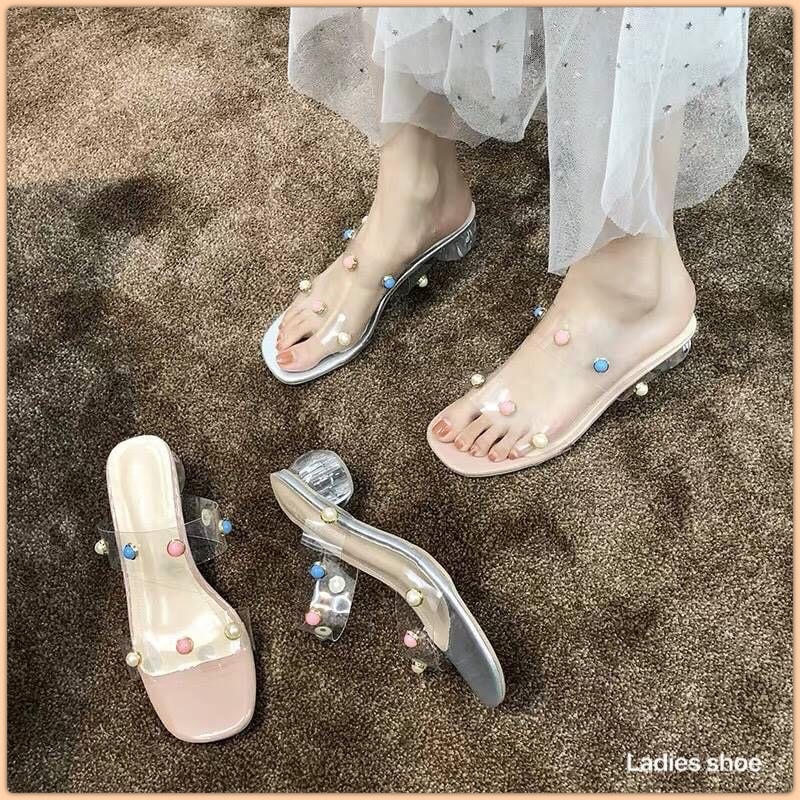 พร้อมส่งงานนำเข้า รองเท้าส้นอะคริลิคใสทรงกลม วัดสุพื้นPUคุณภาพดีสวม2ตอนซิลิโคนนิ่มตอกหมุดอะไหล่มุกสีหวานๆ