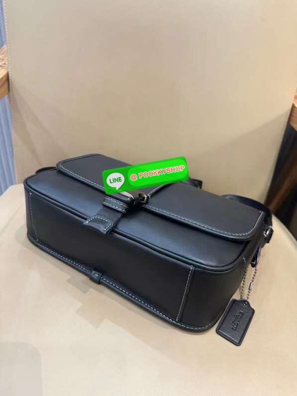 Coach League Messenger Bag PRODUCT DETAILS Smooth leather Inside multifunction pockets Speedclip closure, fabric lining Outside open pocket