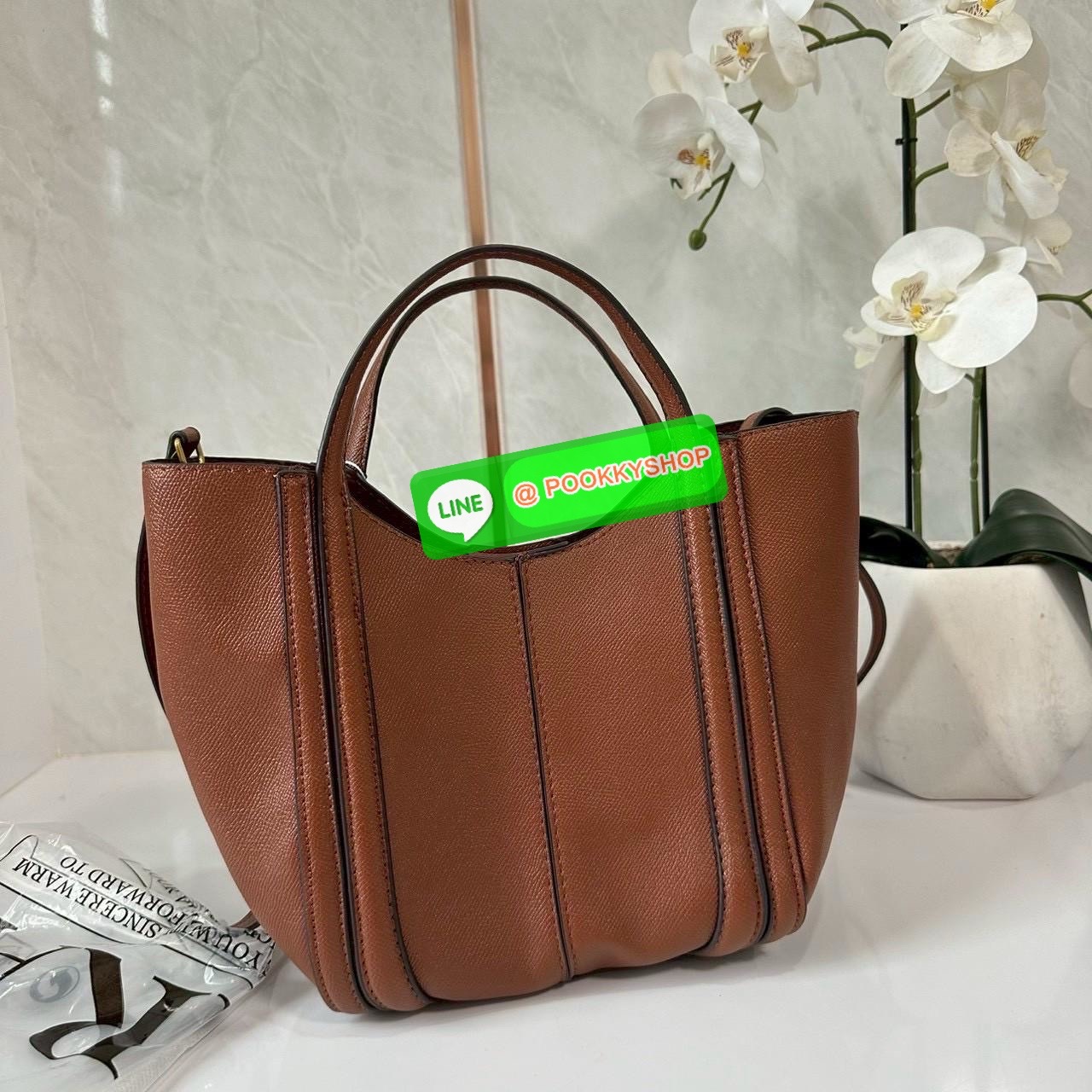 ZARA MINI CITY BAG WITH TOPSTITCHING กระเป๋าถือ /สะพายข้างยกระดับลุคของคุณด้วยกระเป๋ามินิซิตี้ดีไซน์โมเดิร์น โดดเด่นให้กับทุกสไตล์การแต่งตัว