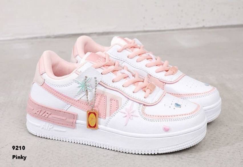 พร้อมส่ง ผ้าใบไนกี้ 9210 งานน่ารัก หวานๆ ผลิตด้วย pu ด้านในนิ่ม มี accessories ให้ตกแต่งได้ตามใจ งานน่ารักแบบนี้ไม่มีไม่ได้แล้วน้าา