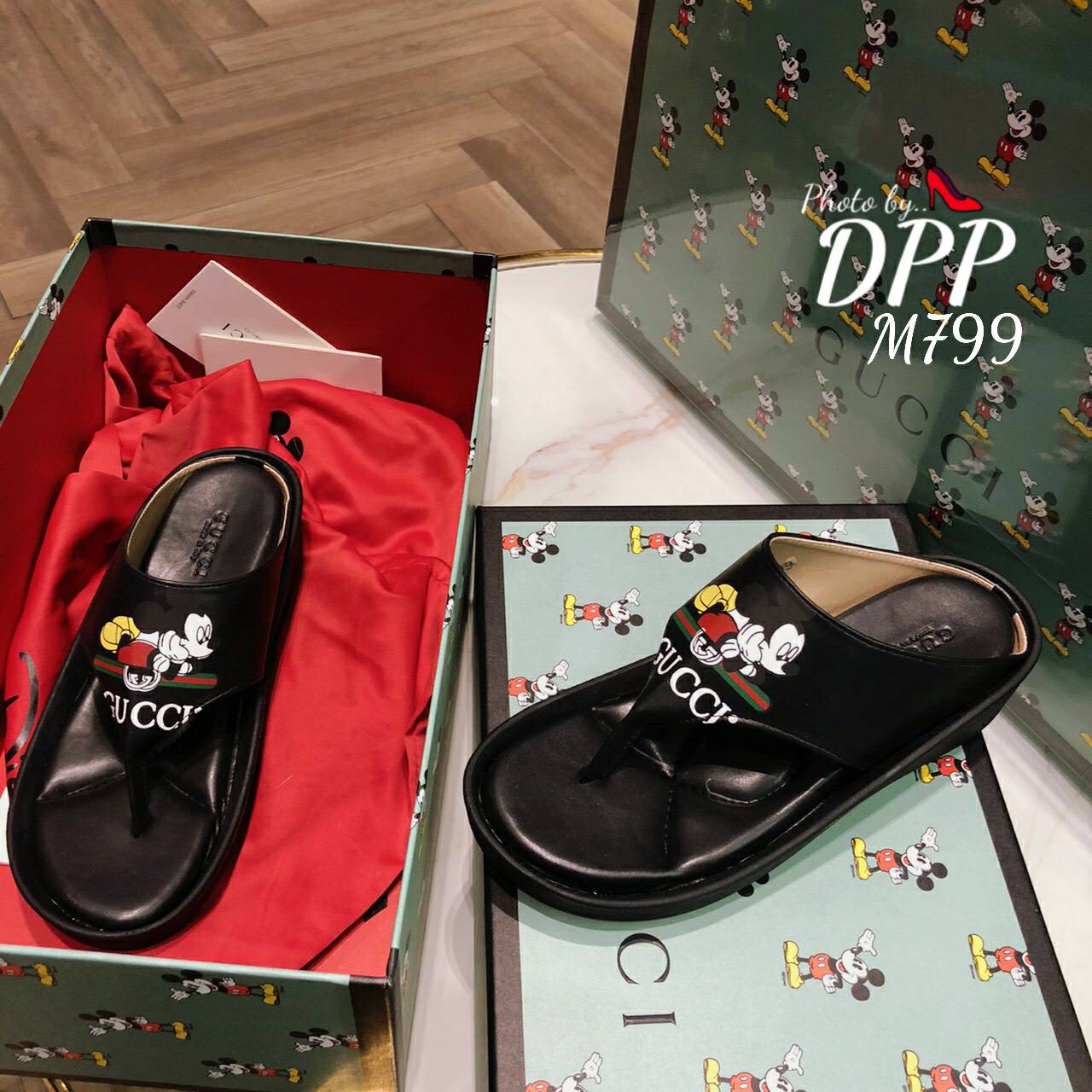 M799 พร้อมส่ง รองเท้าเพื่อสุขภาพ งานทรงสวม หน้าสกรีน มิกกี้ ที่กำลังฮิตมากๆในตอนนี้ ดีไซน์สวย สวมใส่ง่าย เดินสบาย ตัวส้นสูง1.5นิ้ว เสริมหน้า1นิ้ว เดินไม่เมื่อยเท้าจ้า