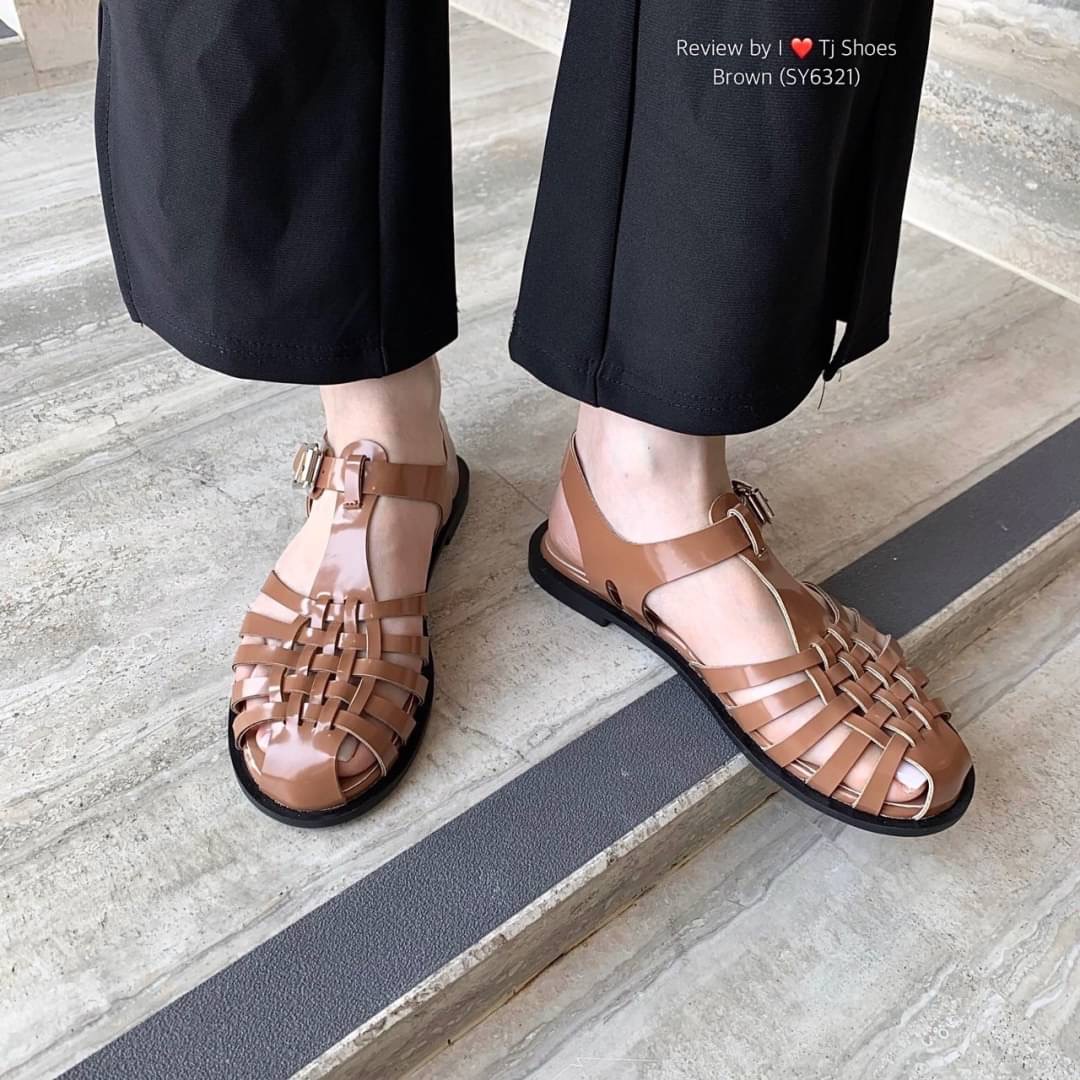 พร้อมส่งรองเท้ารัดส้นนำเข้าสวยเก๋ขายดีมากๆ - หนังรุ่นนี้ใส่ดีมาก ใส่เดินสบาย - มีรูระบายอากาศ ใส่แล้วเท้าไม่อับ - สายสามารถปรับให้กระชับได้ - จับแมทกับชุดง่าย ใส่แล้วดูเกร๋ดูน่ารักมากๆ - ทางร้านถ่ายรูปจากสินค้าจริง *** ของจริงงานดีสวยเป๊ะมาก สวยเกินราคา ค